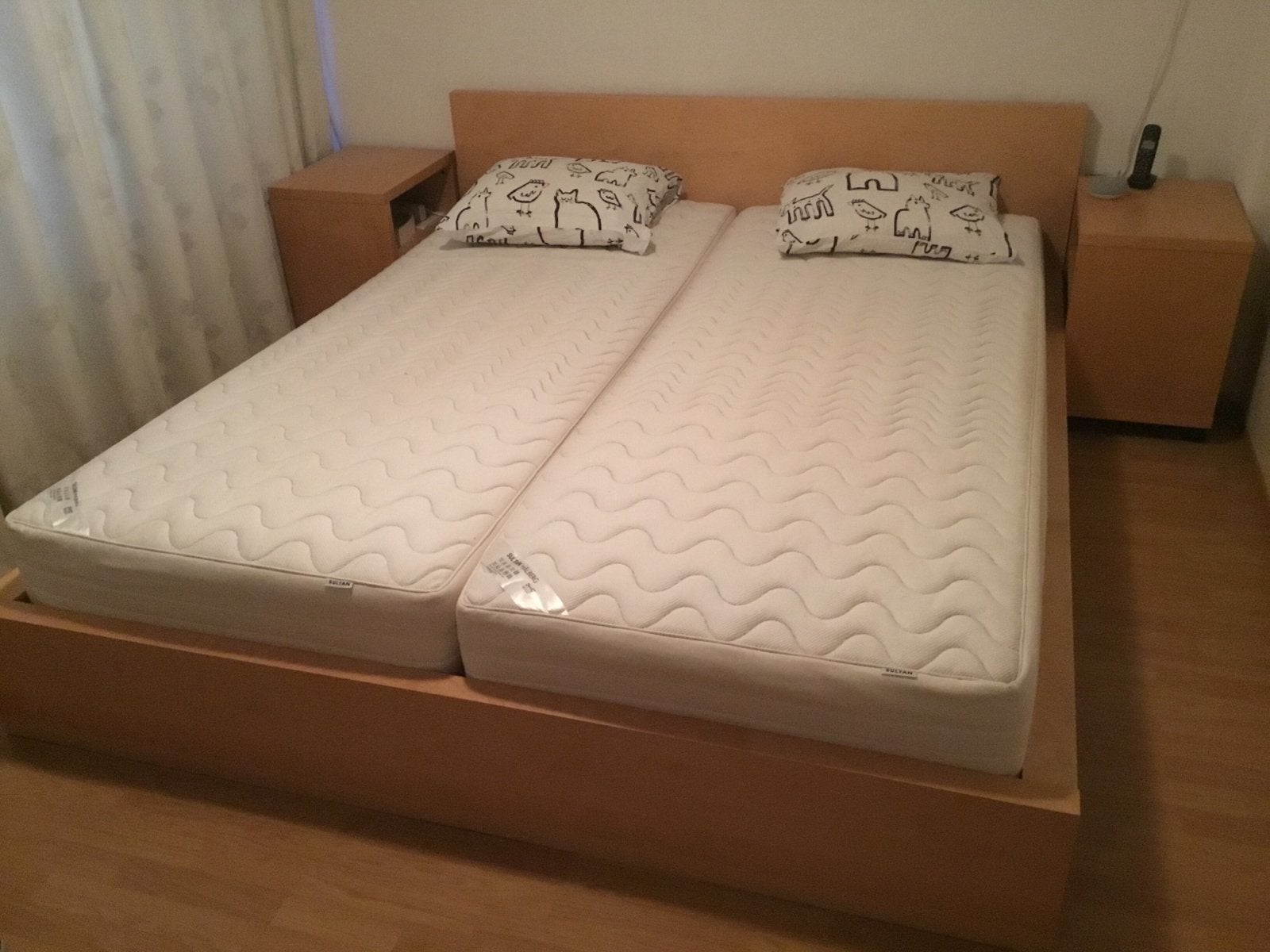 Tweepersoonsbed met 2x 220cm matrassen (Ikea Sultan Hålberg), Ophalen, Gebruikt, Bruin, Tweepersoons