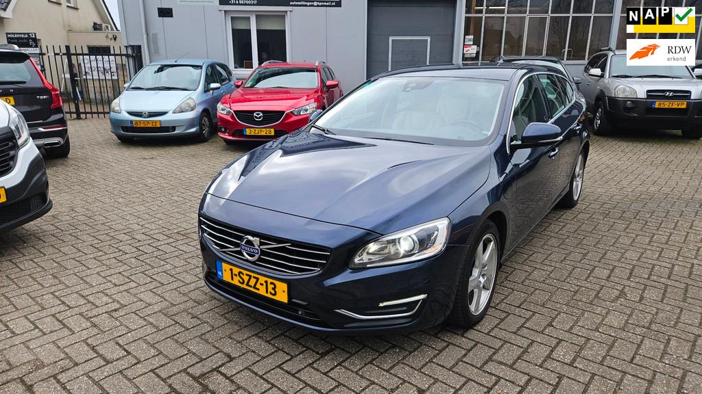 Volvo V60 2.4 D6 AWD Plug-In Hybrid Summum 02-2025 RUILMOTOR, Auto's, Automaat, Beige, Blauw, Vierwielaandrijving