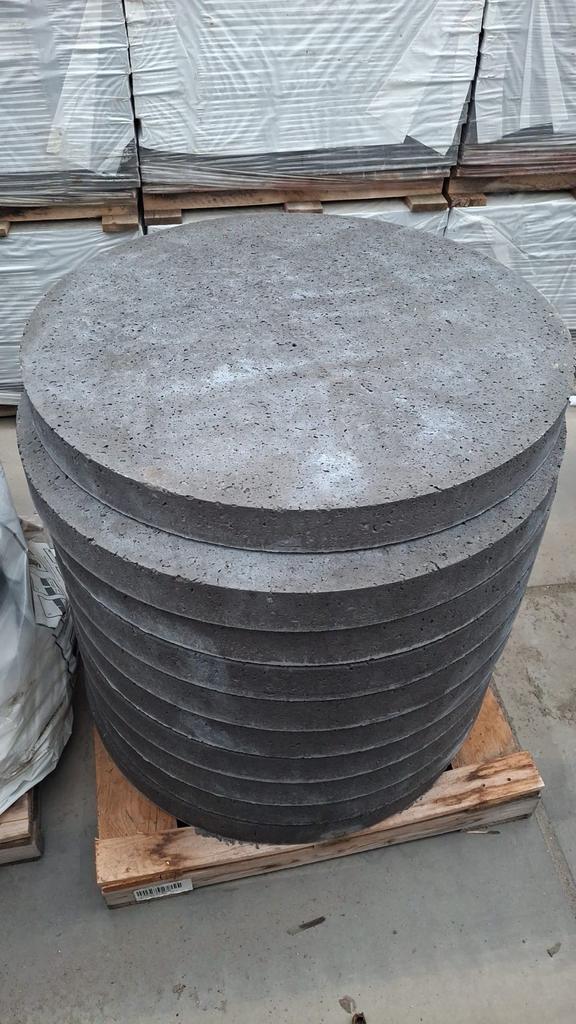 Ronde Oud-Hollandse tegel 80x7 cm – 50% korting antraciet, Ophalen, Nieuw, Minder dan 5 m², Beton