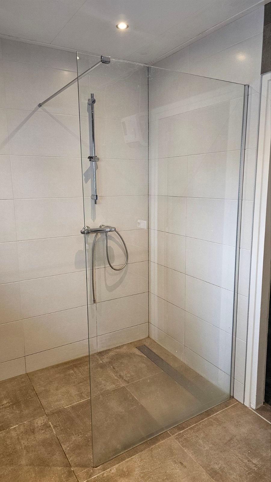 Glazen douchewand 210x110 cm - 2020, Huis en Inrichting, Badkamer | Complete badkamers, Ophalen, Zo goed als nieuw, Met douche