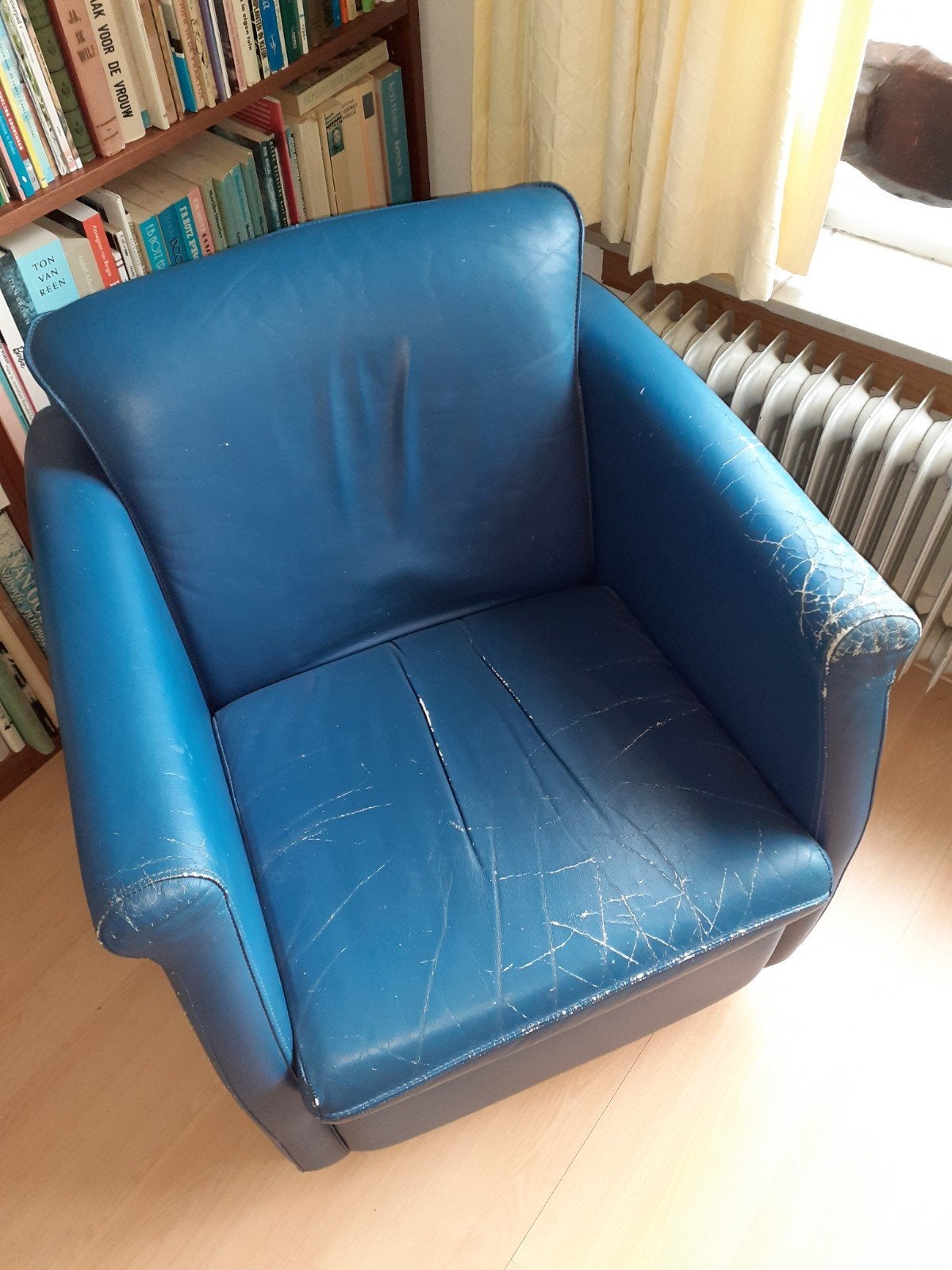 kleine leren blauwe fauteuil van Montél. Gratis., Ophalen, Gebruikt, Modern, 50 tot 75 cm