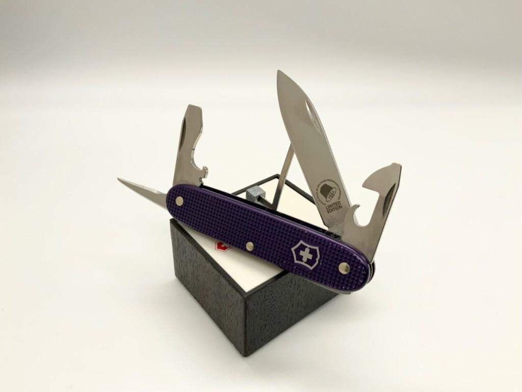 Victorinox Indigo Purple no 01 Nespresso Arpeggio Pioneer, Ophalen of Verzenden, Gebruikt