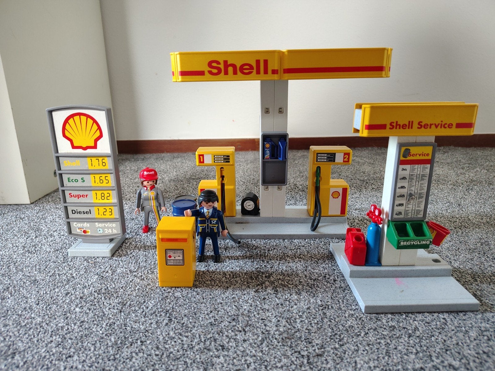 Playmobil Shell Tankstation met figuren en accessoires, Ophalen of Verzenden, Gebruikt, Jongen of Meisje