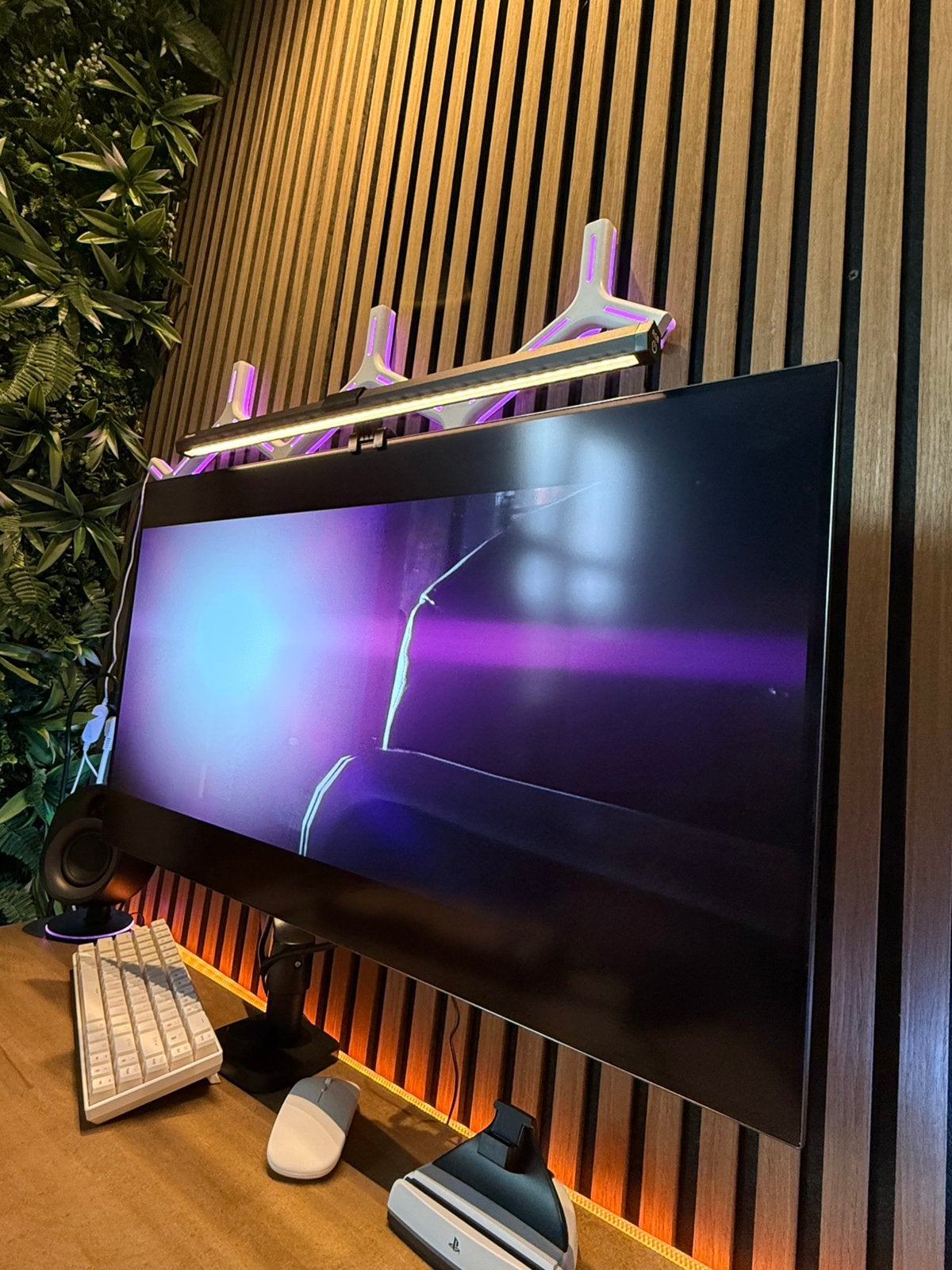 LG OLED 32 inch nieuwstaat, Computers en Software, In hoogte verstelbaar, DisplayPort, 1 tot 2 ms, 201 Hz of meer