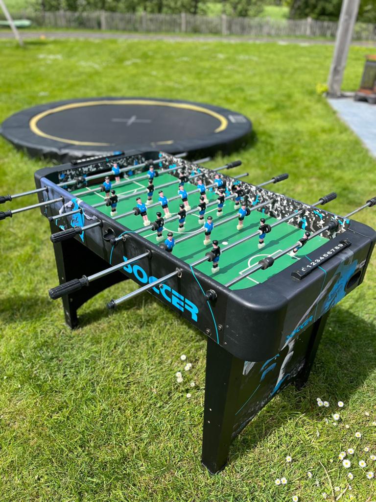 Voetbaltafel - Tafelvoetbalspel voor binnen en buiten, Ophalen of Verzenden, Gebruikt