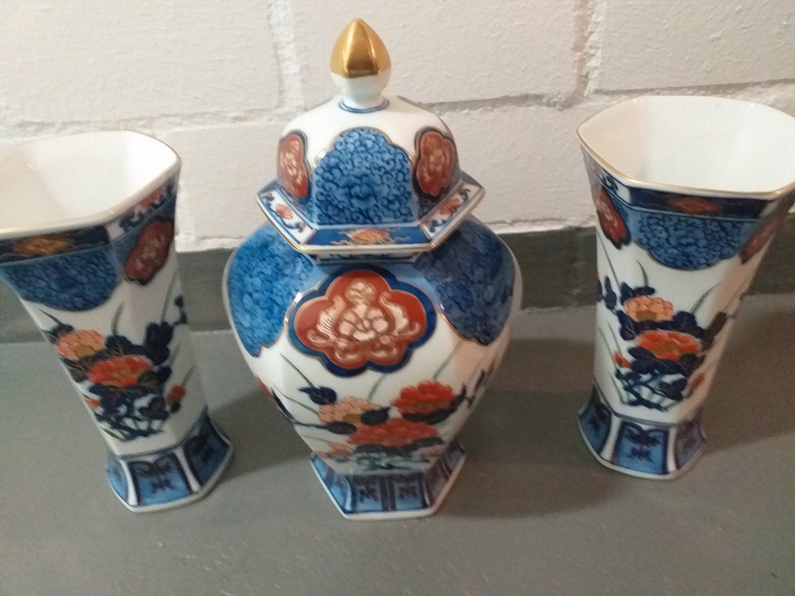 Prachtig Japans porseleinen gemberpot en vazen set, Ophalen