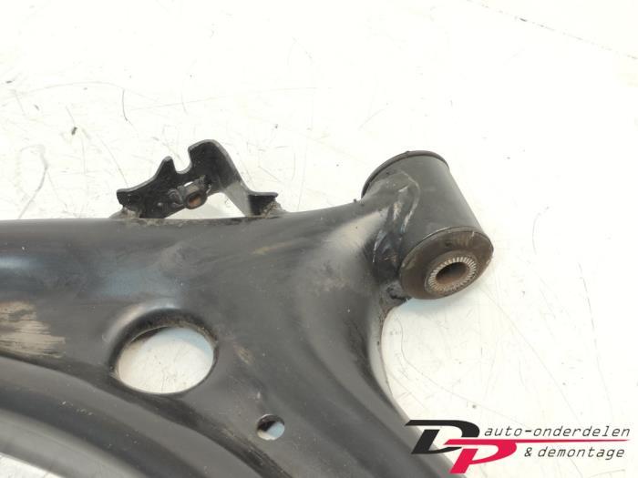 Draagarm links-voor van een Mazda 2, Gebruikt, -, -, Ophalen of Verzenden
