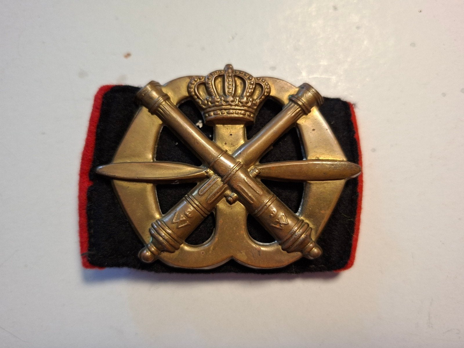 Baretembleem oude slag Lua, Verzamelen, Ophalen of Verzenden, Landmacht, Nederland, Embleem of Badge