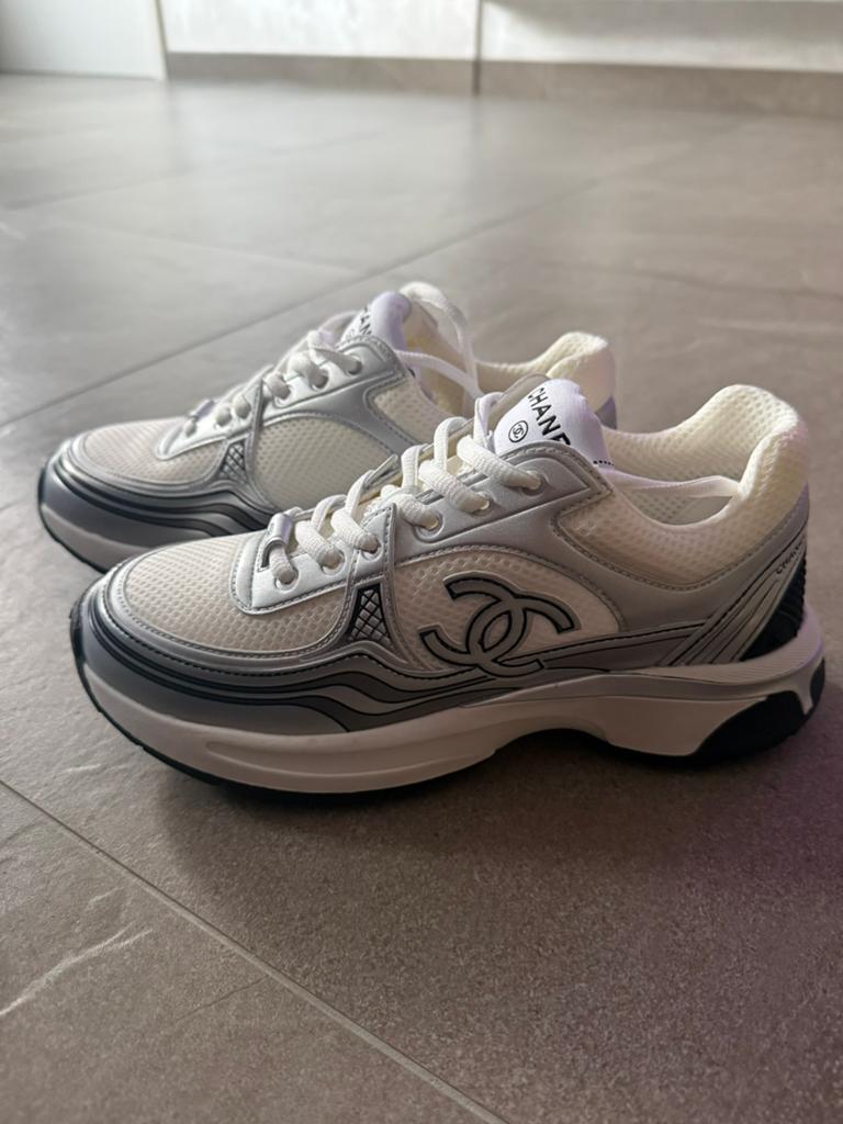 Nieuwe sneakers maat 39 (valt als 38), Ophalen of Verzenden, Zo goed als nieuw, Wit, Sneakers of Gympen