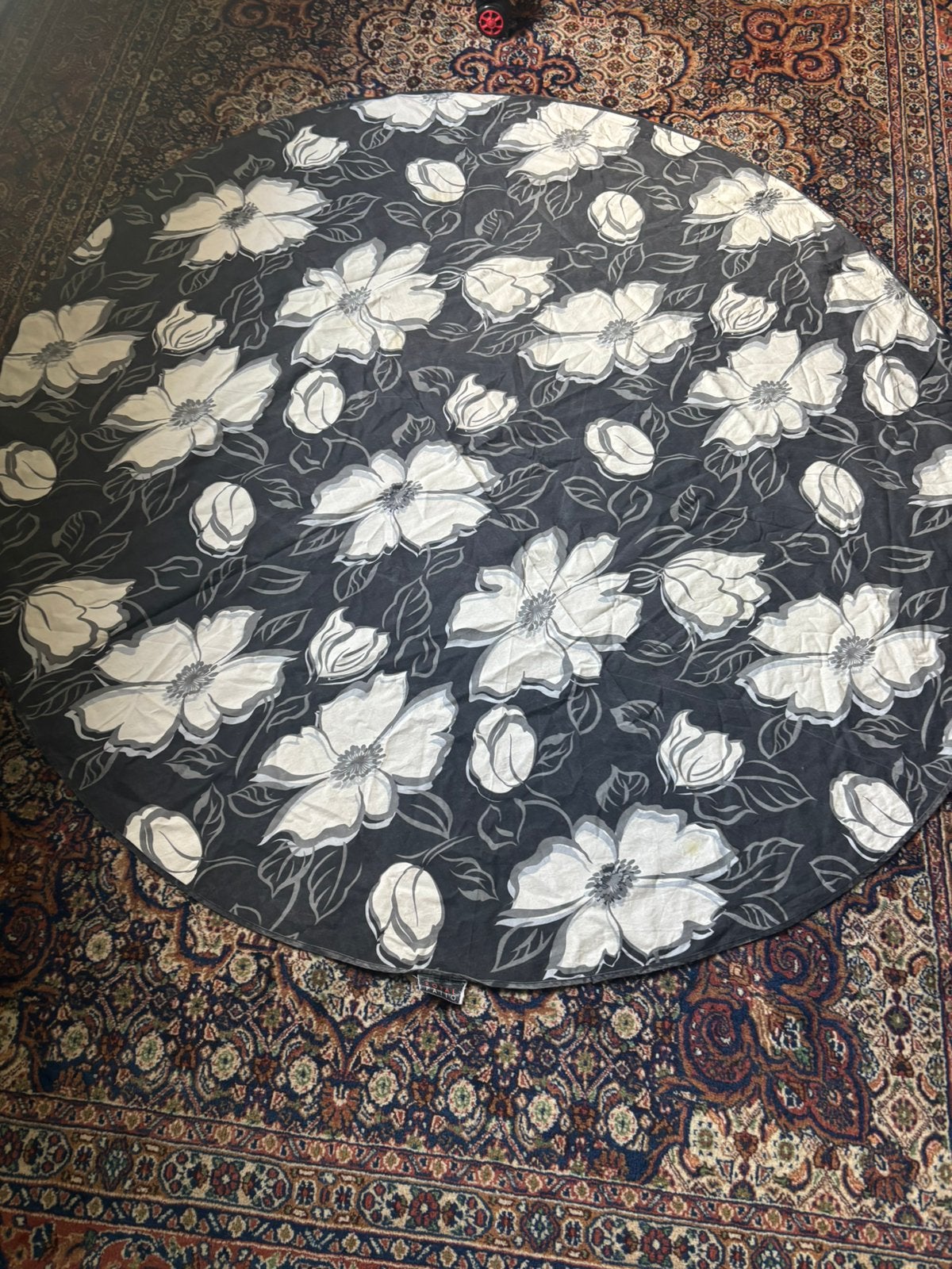 Ronde tafelkleed rond nu 20 euro, Rond, Ophalen of Verzenden, Zo goed als nieuw, Zwart