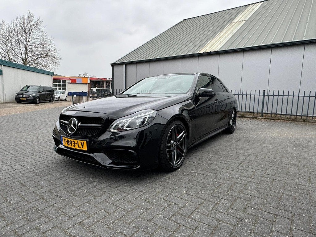 Mercedes-Benz E-Klasse E63 AMG 4MATIC, Automaat, 5461 cc, Zwart, USB