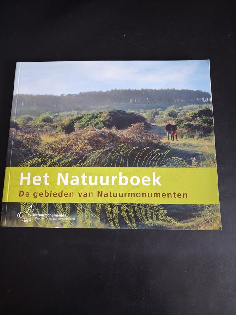 Het Natuurboek: De gebieden van Natuurmonumenten, Ophalen of Verzenden, Zo goed als nieuw, Natuur algemeen, Natuurmonumenten