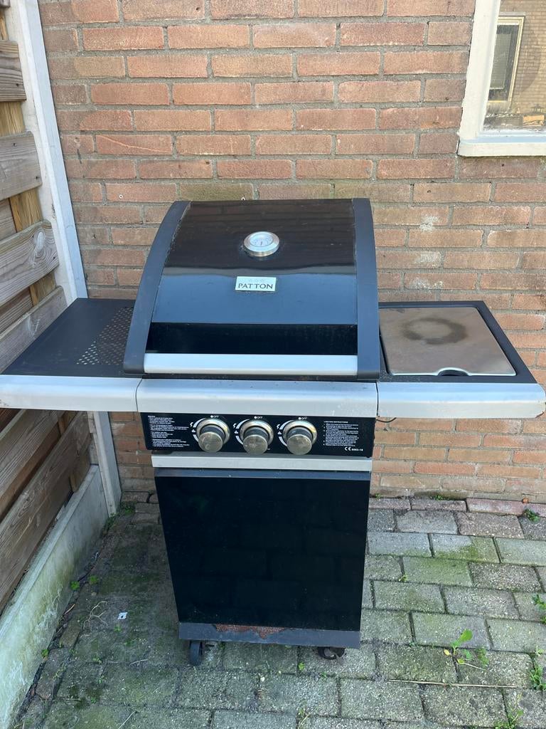 Patton gasbarbecue met zijbrander en hoes(zonder gasfles), Ophalen, Gebruikt