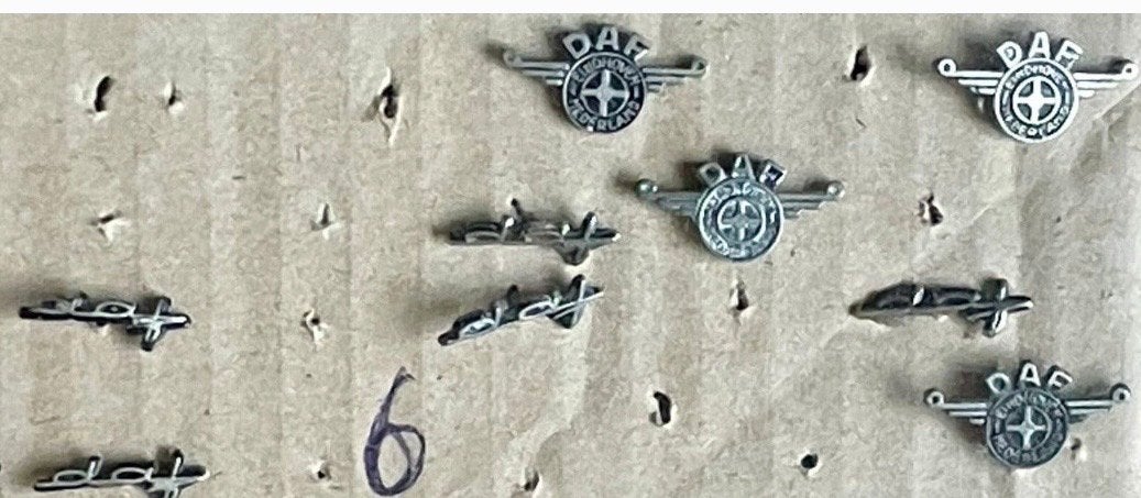 9 DAF Speldjes - Vintage Collectie, Ophalen of Verzenden, Gebruikt, Merk, Speldje of Pin