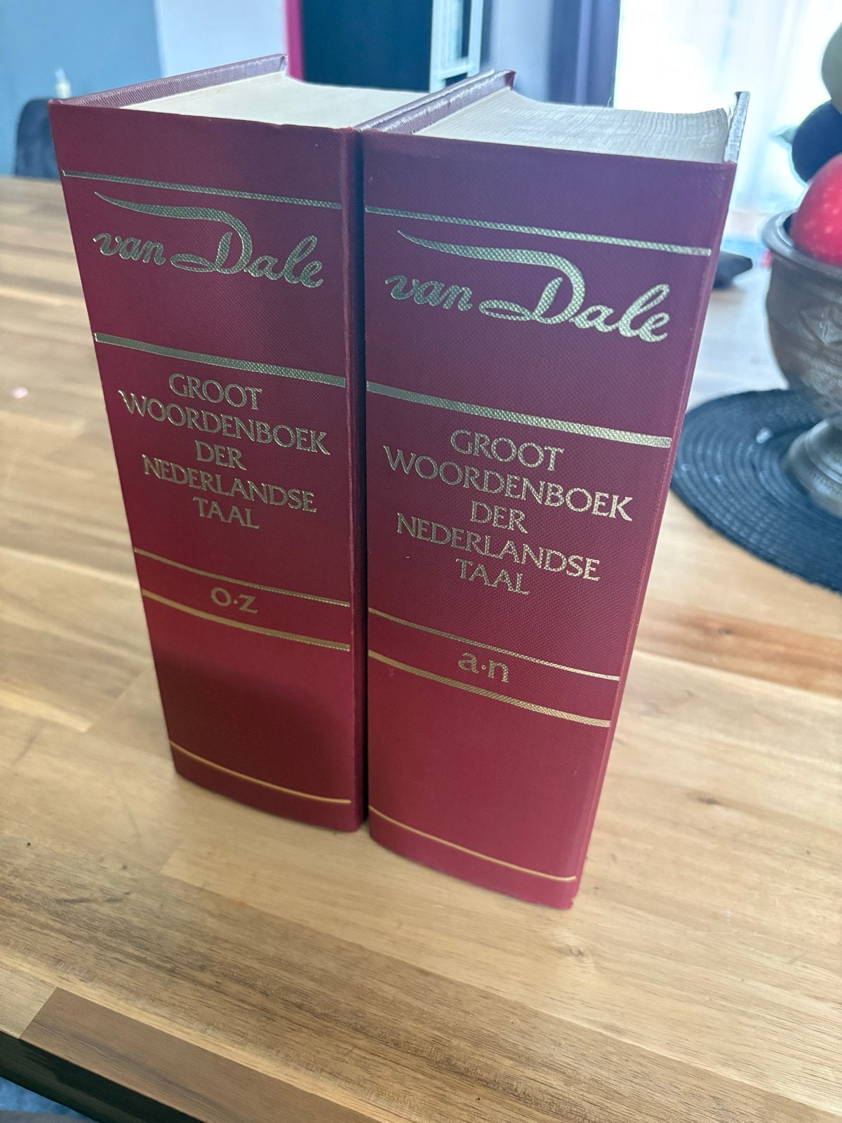 Van Dale Groot Woordenboek der Nederlandse Taal (2 delen), Boeken, Ophalen of Verzenden, Zo goed als nieuw, Van Dale, Nederlands