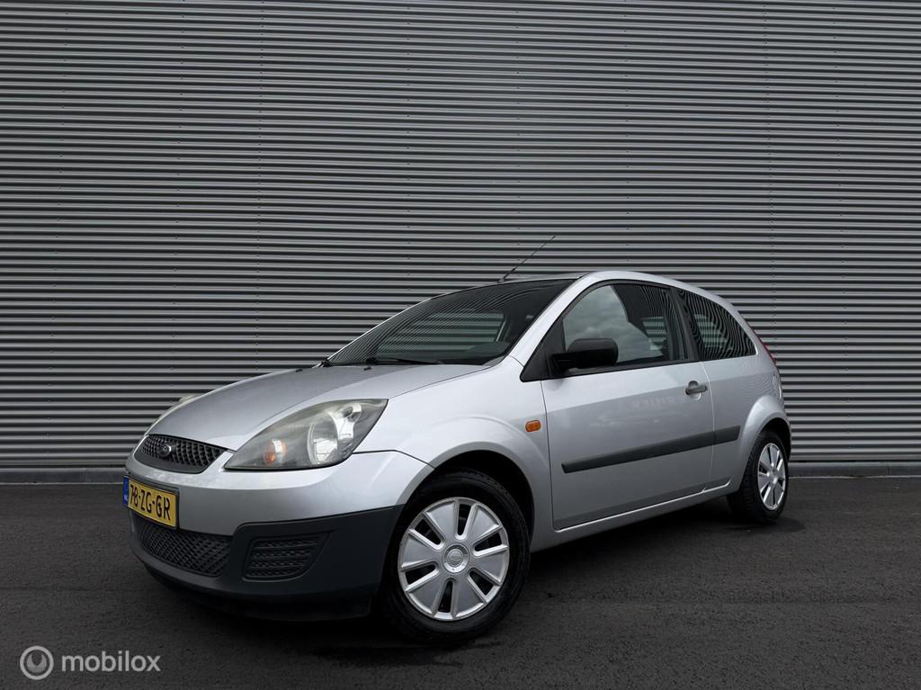 Ford Fiesta 1.3-8V Cool & Sound | Airco | Trekhaak | NL auto, 1299 cc, Startonderbreker, 4 cilinders, Origineel Nederlands