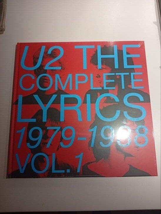 U2 The complete Lyrics 1979-1988 vol.1, Ophalen of Verzenden, Nieuw in verpakking, Pop
