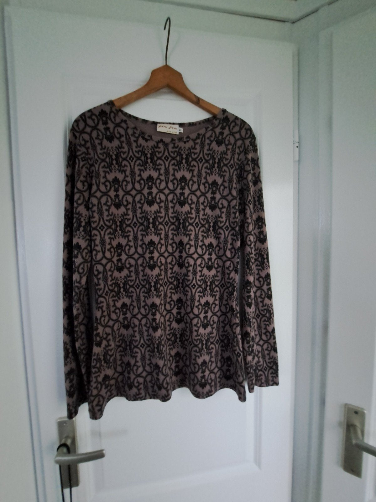 Stretch Shirt/Longsleeve- merk Frou Frou,eenmaal gedragen., Kleding | Dames, Ophalen of Verzenden, Zo goed als nieuw, Maat 38/40 (M)