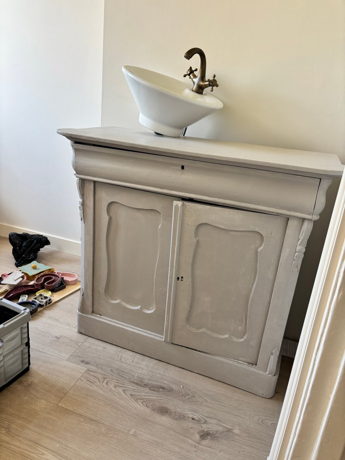 Dressoir met lade en kast - beige geverfd, Ophalen, Gebruikt, 100 tot 150 cm, Met lade(s)