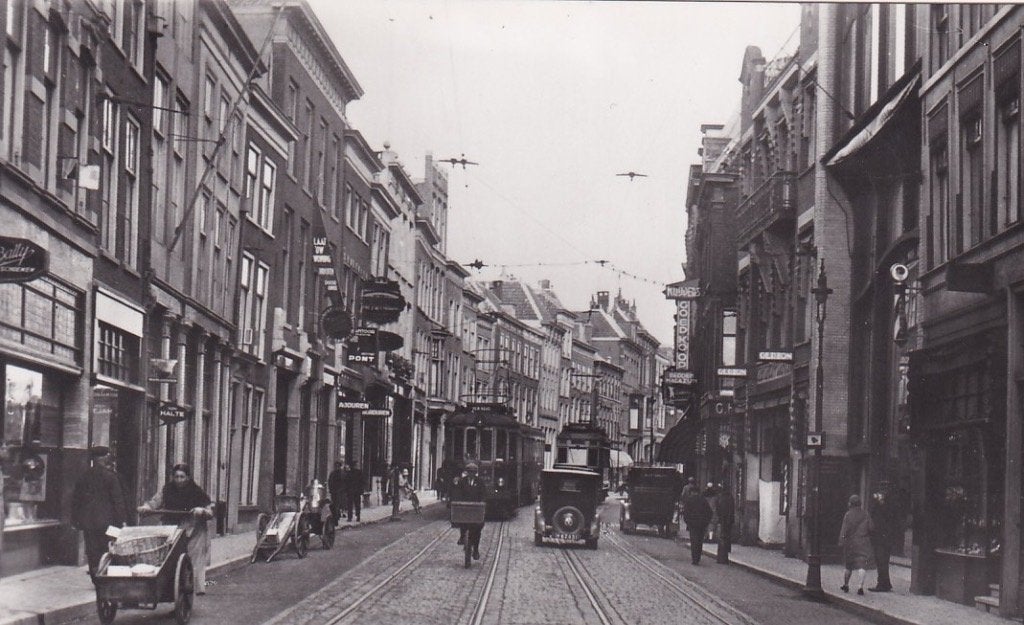738M Leiden, Breestraat "Grote Blauwe" en stadstram ca. 1930, Verzamelen, Ophalen of Verzenden, 1920 tot 1940, Ongelopen, Zuid-Holland