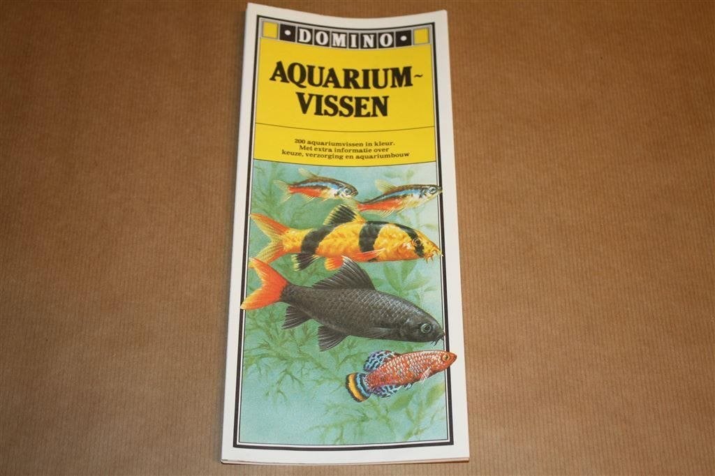 Uitvouwbare informatiefolder Domino Aquariumvissen., Ophalen of Verzenden, Zo goed als nieuw, Vogels