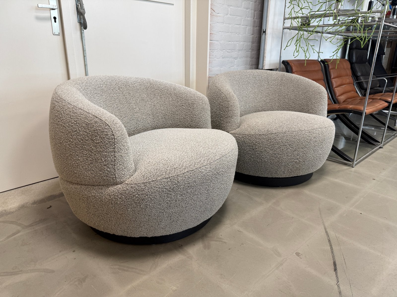 2 Leuke Draaibare Bouclé Fauteuils - Zeer Nette Staat, Huis en Inrichting, Vitra Artifort Cassina Fritz Hansen Eames Gispen Pastoe Hay