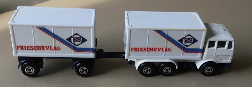 EFSI 1:87 Mercedes VRACHTWAGEN+AANHANGER " FRIESCHE VLAG ", Ophalen of Verzenden, Zo goed als nieuw, Bus of Vrachtwagen, Efsi
