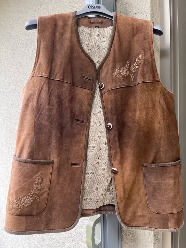 Damesvest van suède met bloemenborduursel, Maat 38/40 (M), Zara, Nieuw, Ophalen of Verzenden