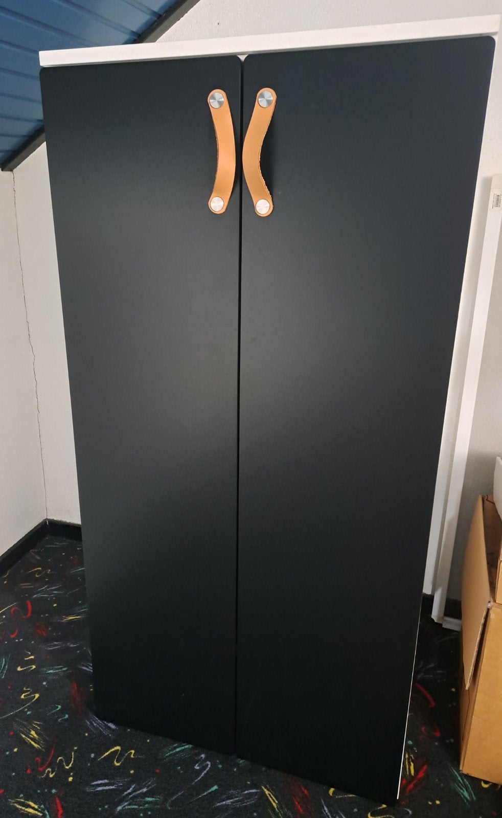 Twee smastad / platsa kasten met zwarte deuren, Ophalen, Met deur(en), Modern, Scandinavisch, 100 tot 150 cm