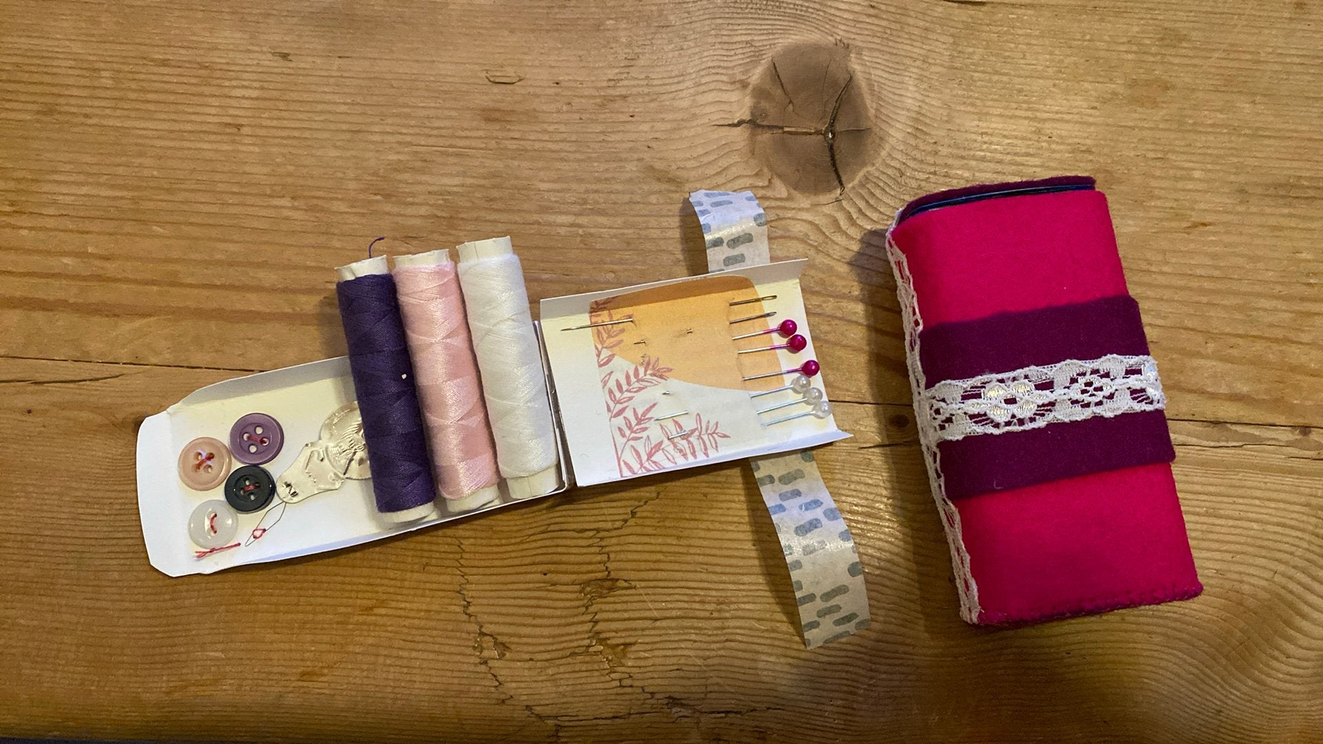 Naai blikje ideaal voor in je tas, auto of tent, Hobby en Vrije tijd, Vilt, Verzenden, Nieuw, Gebruiksvoorwerp, Wolvilt