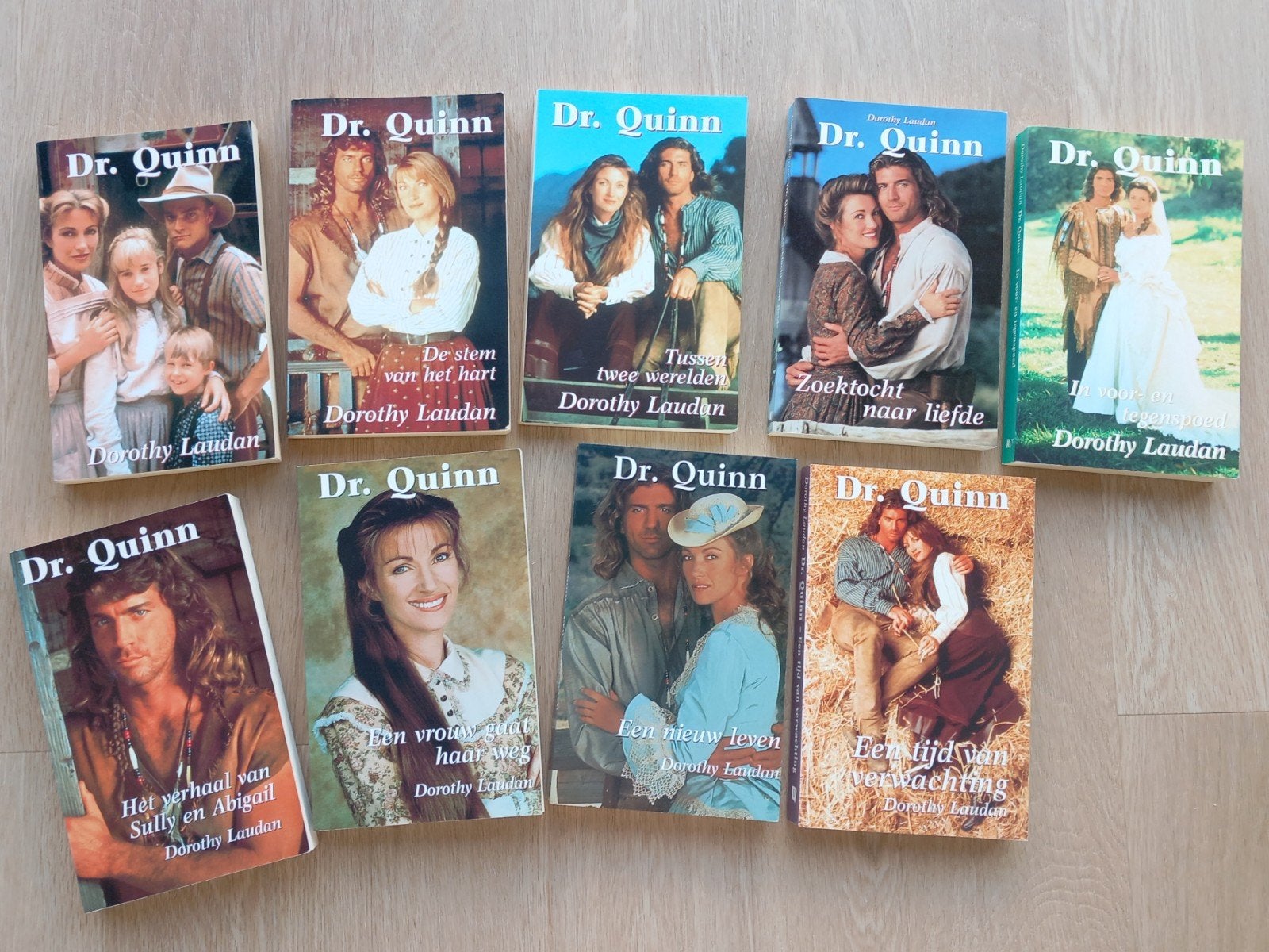 9-delige serie Dr. Quinn, Dorothy Laudan, Boeken, Ophalen of Verzenden, Gelezen, Overige typen