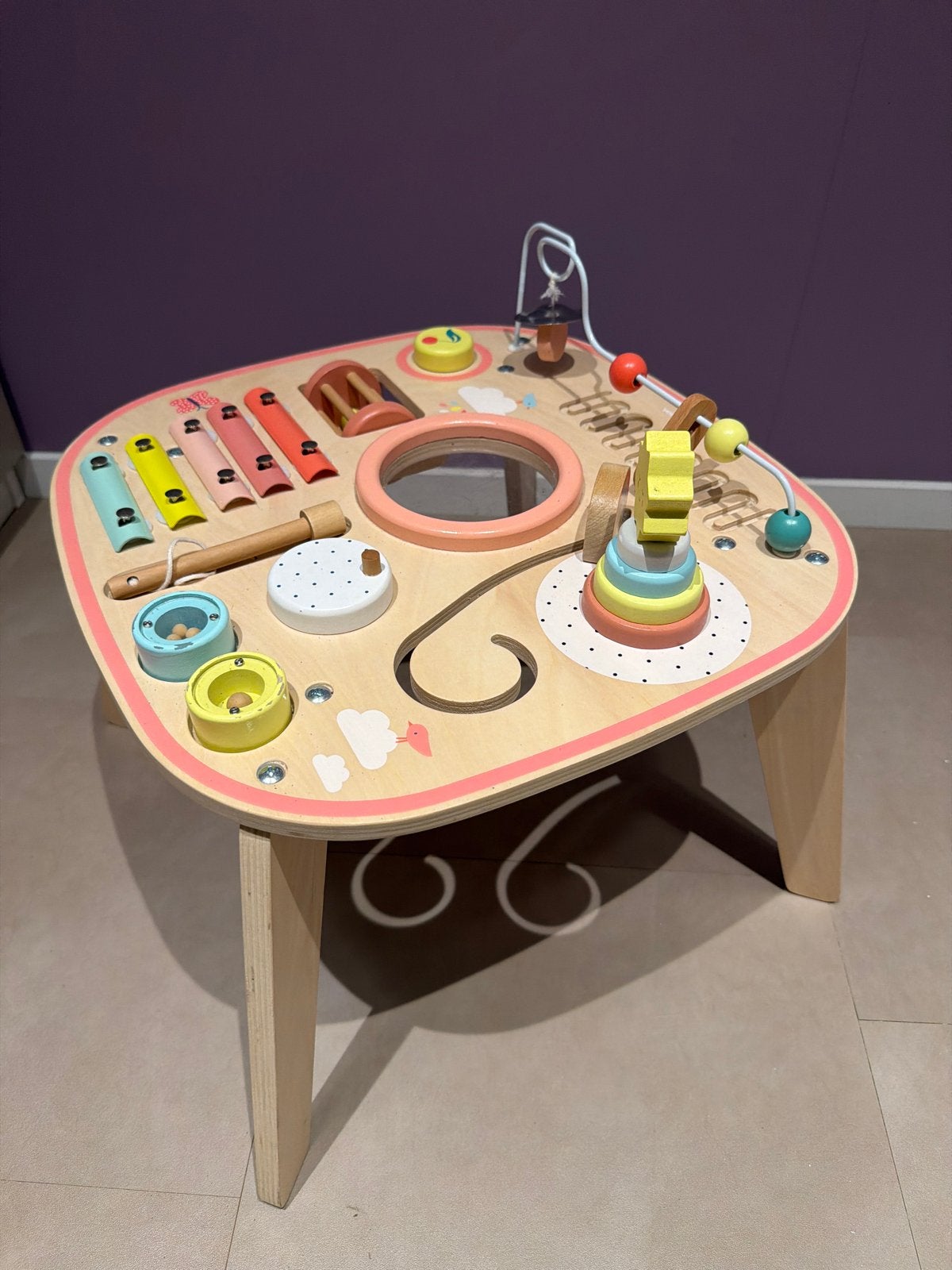 Houten activiteiten tafel voor baby's en peuters, Kinderen en Baby's, Ophalen of Verzenden, Zo goed als nieuw, Overige typen