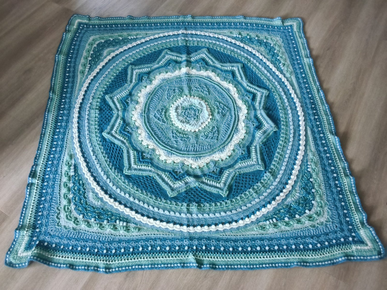 Handgemaakte gehaakte deken met mandala patroon, Crème, Vierkant, Nieuw, Ophalen of Verzenden