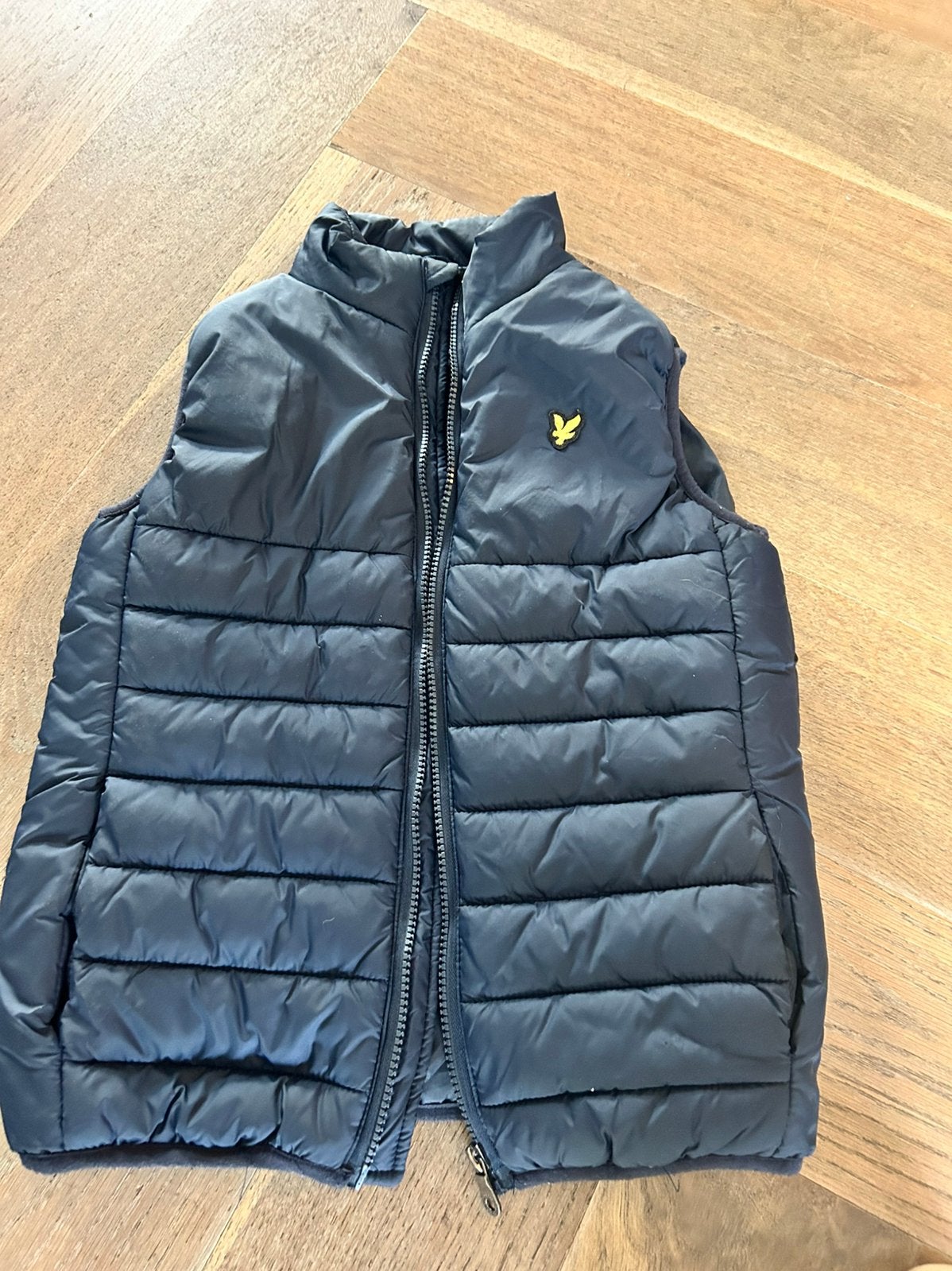 Bodywarmer maat 134/140 lyle & scott, Kinderen en Baby's, Ophalen of Verzenden, Zo goed als nieuw, Jongen, Jas
