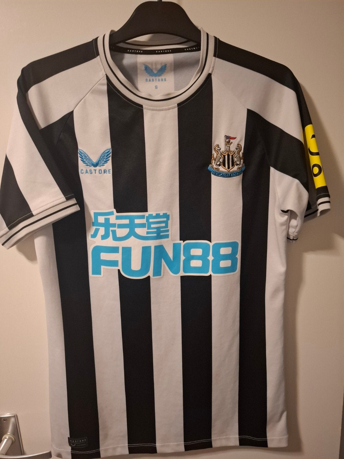 Newcastle United tenue maat S (shirt, broek, kousen), Maat S, Ophalen of Verzenden, Gebruikt, Set