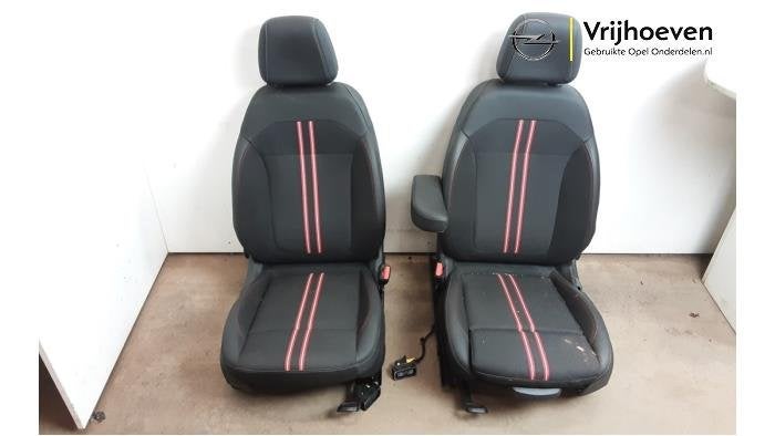 Bekleding Set (compleet) van een Opel Crossland X (Crossland, Gebruikt, -, -, Opel