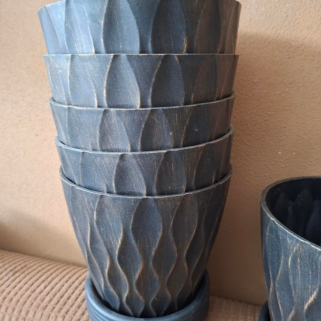 Set zwart gouden potten met bijbehorende schotel, Tuin en Terras, Bloempotten, Ophalen, Rond, Aardewerk, Minder dan 40 cm