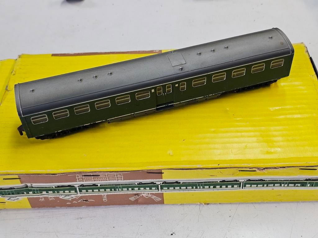 Modeltrein Ho TRIX hondekop tussen rijtuig, Hobby en Vrije tijd, Modeltreinen | H0, Ophalen of Verzenden, Gelijkstroom, Wagon