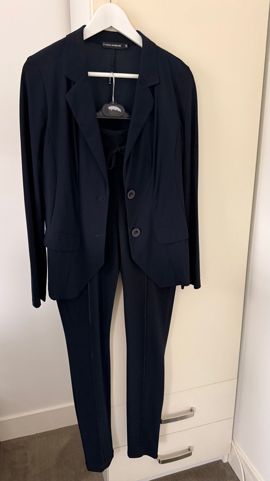 Studio Anneloes pak, blazer en broek blauw, Ophalen of Verzenden, Zo goed als nieuw, Maat 36 (S), Blauw