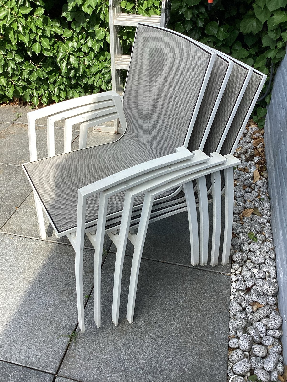 Set van 4 stapelbare tuinstoelen, wit aluminium, Ophalen, Gebruikt, Aluminium, Stapelbaar