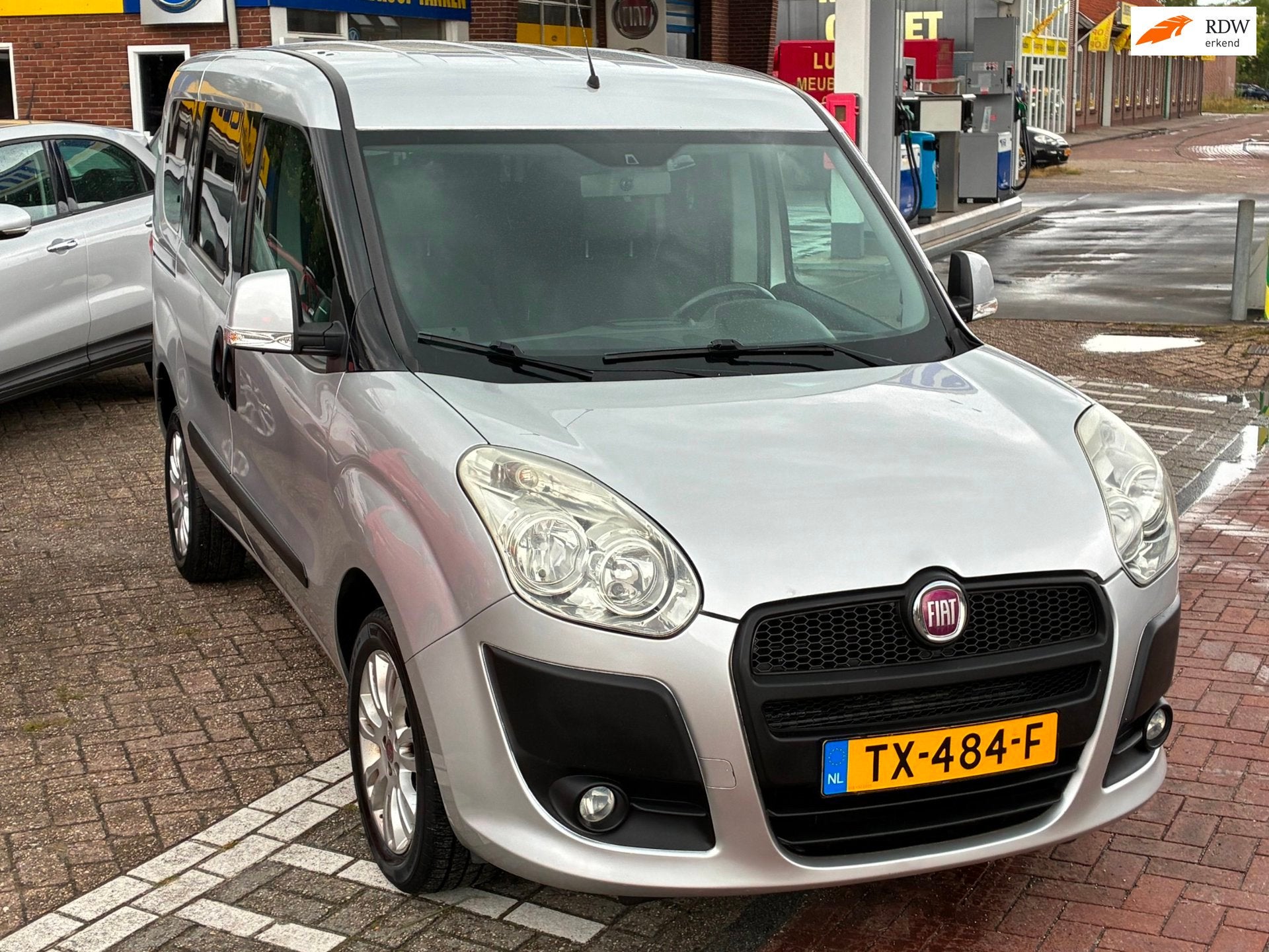 Fiat Doblò 1.4 Emotion 5 tot 7 persoons / trekhaak /climat, Voorwielaandrijving, Gebruikt, Doblo, 7 stoelen