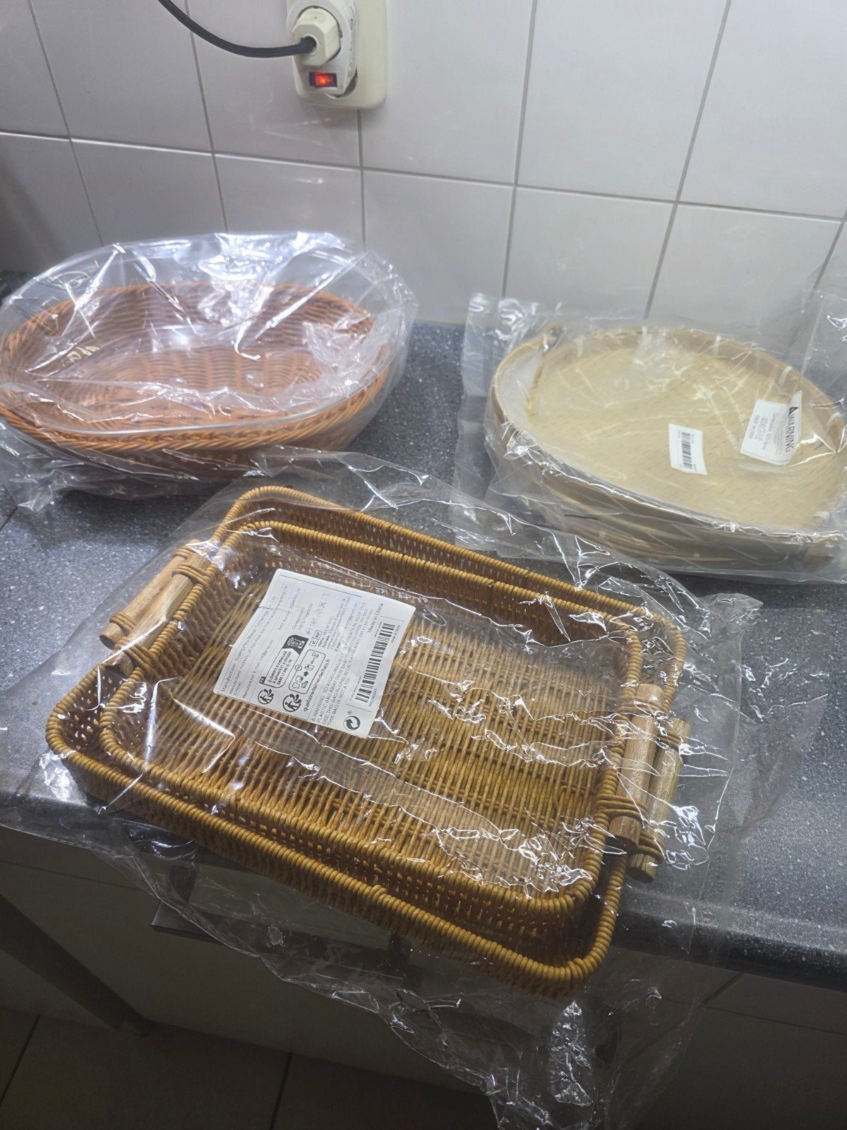 3 nieuwe rieten keukenaccessoires - manden en broodmand, Overige typen, Nieuw, Ophalen of Verzenden, Natuurlijk materiaal