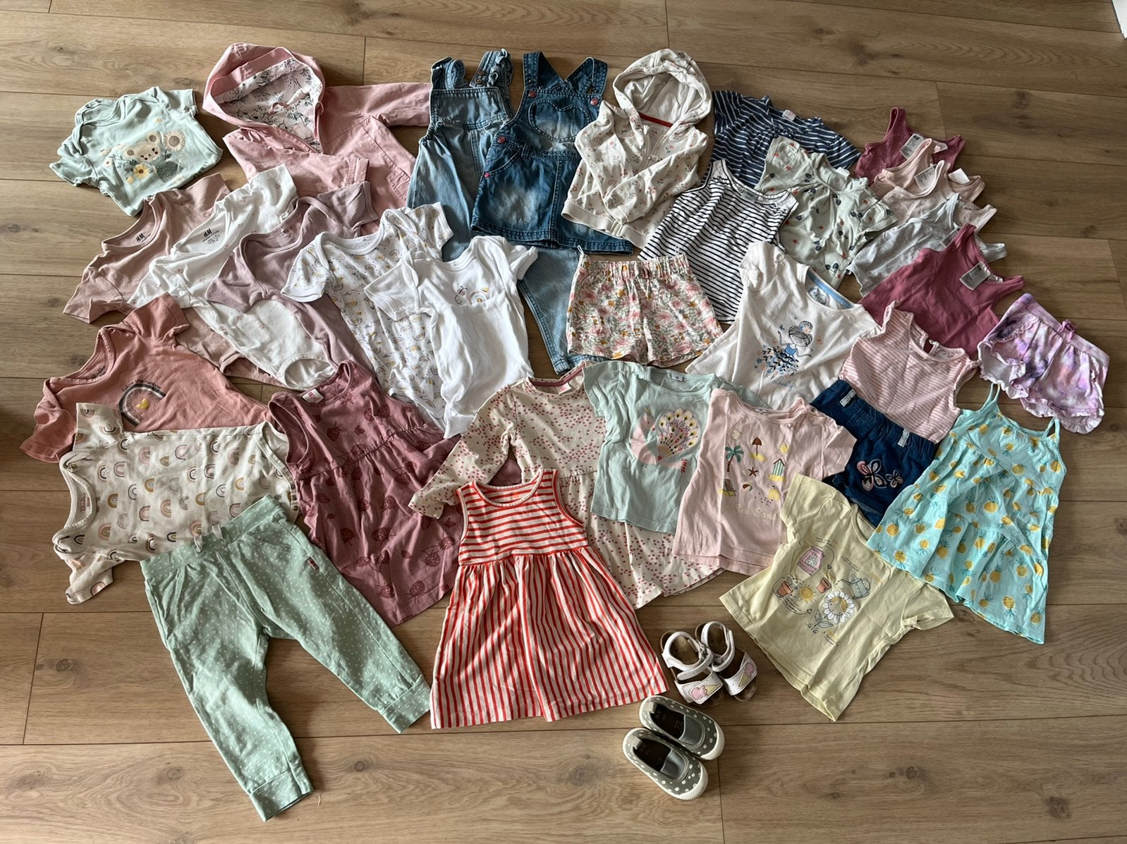 Groot zomers kledingpakket meisje maat 86/92 (34 stuks), Ophalen of Verzenden, Gebruikt, Maat 86