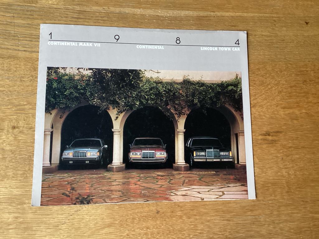 Lincoln Continental Mark VII Town Car Brochure 1984, Ophalen of Verzenden, Gelezen, Overige merken