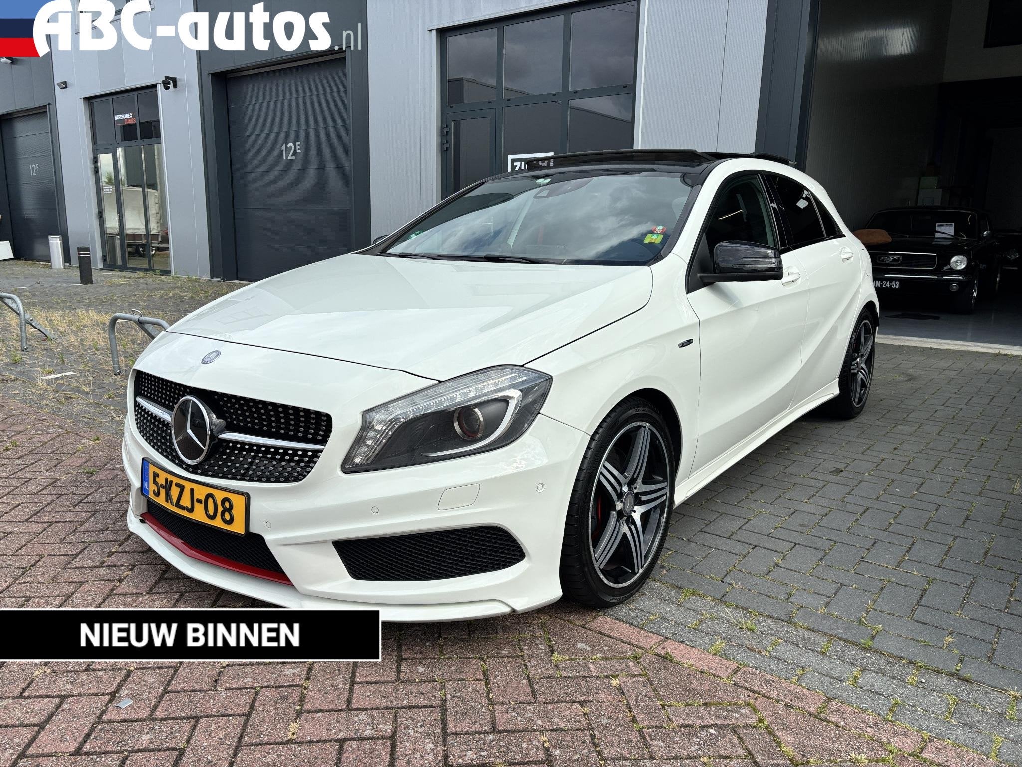Mercedes-Benz A-klasse 250 AMG Sport Ambition, Auto's, 730 kg, Gebruikt, 4 cilinders, Wit