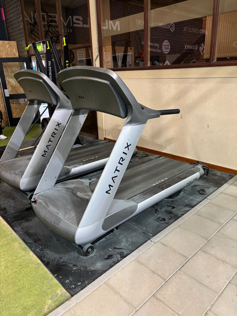 Matrix Loopband MX-T5x en Hometrainer, Gebruikt, Ophalen of Verzenden, Metaal, Loopband