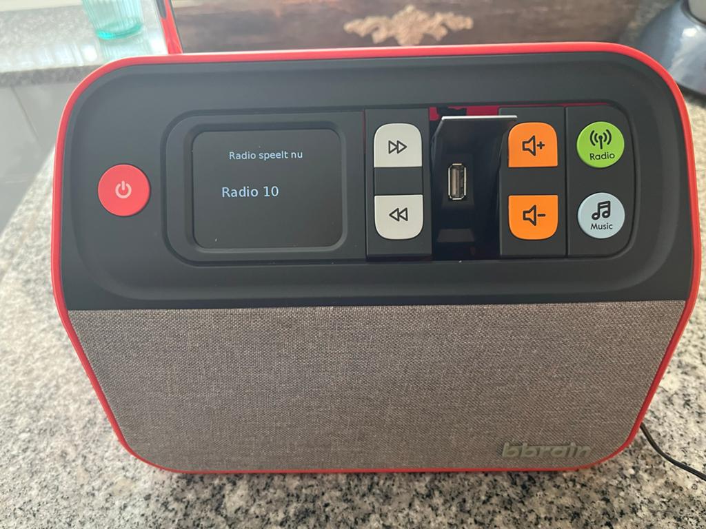 BBrain Senioren Muziekspeler - Radio en USB-speler, Audio, Tv en Foto, Radio's, Ophalen of Verzenden, Zo goed als nieuw, Radio