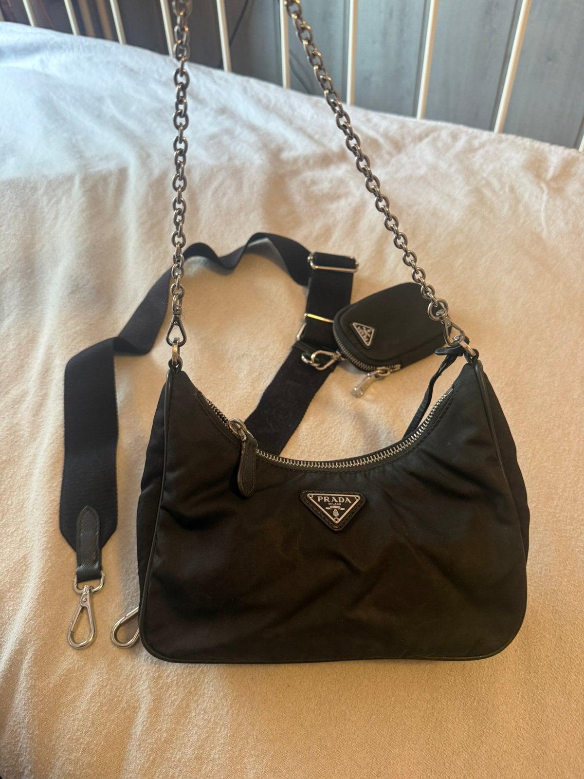 Prada re-edition 2005, Sieraden, Tassen en Uiterlijk, Tassen | Damestassen, Ophalen of Verzenden, Zo goed als nieuw, Zwart, Handtas