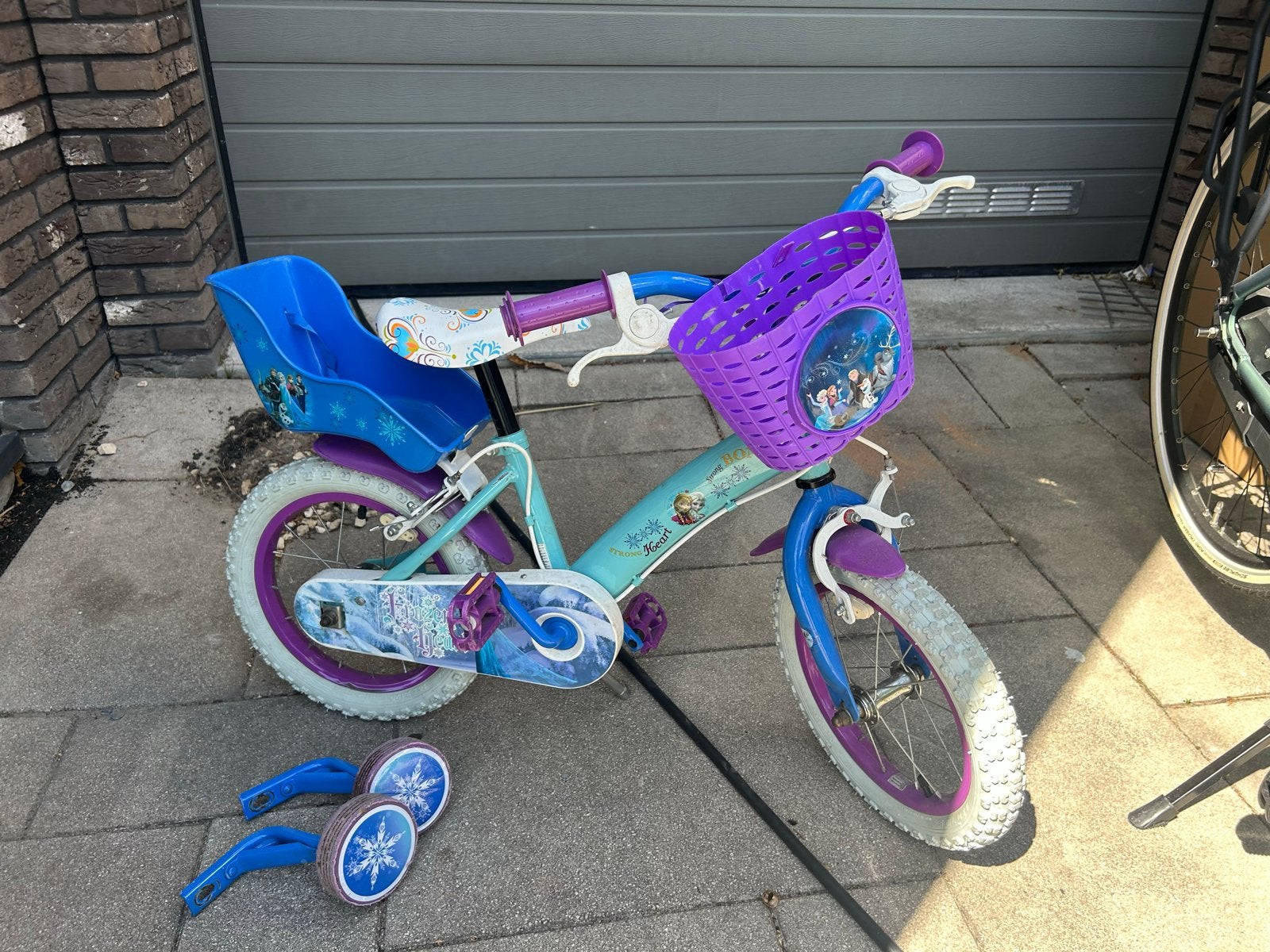 Frozen kinderfiets 16 inch met zijwieltjes en zitje, Ophalen, Zijwieltjes, Velgrem, 16 tot 20 inch