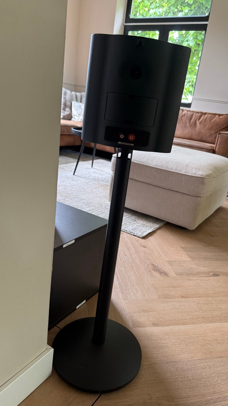 Linn Zwarte Speakers op Voet - Perfect Geluid 2x, Audio, Tv en Foto, Luidsprekers, Ophalen of Verzenden, Zo goed als nieuw, Minder dan 60 watt
